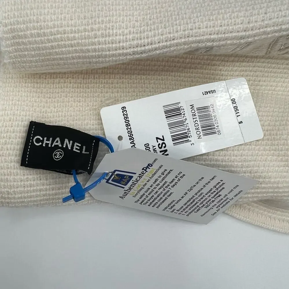 NWT Chanel Ivory‎ Tweed Spell out cashmere scarf